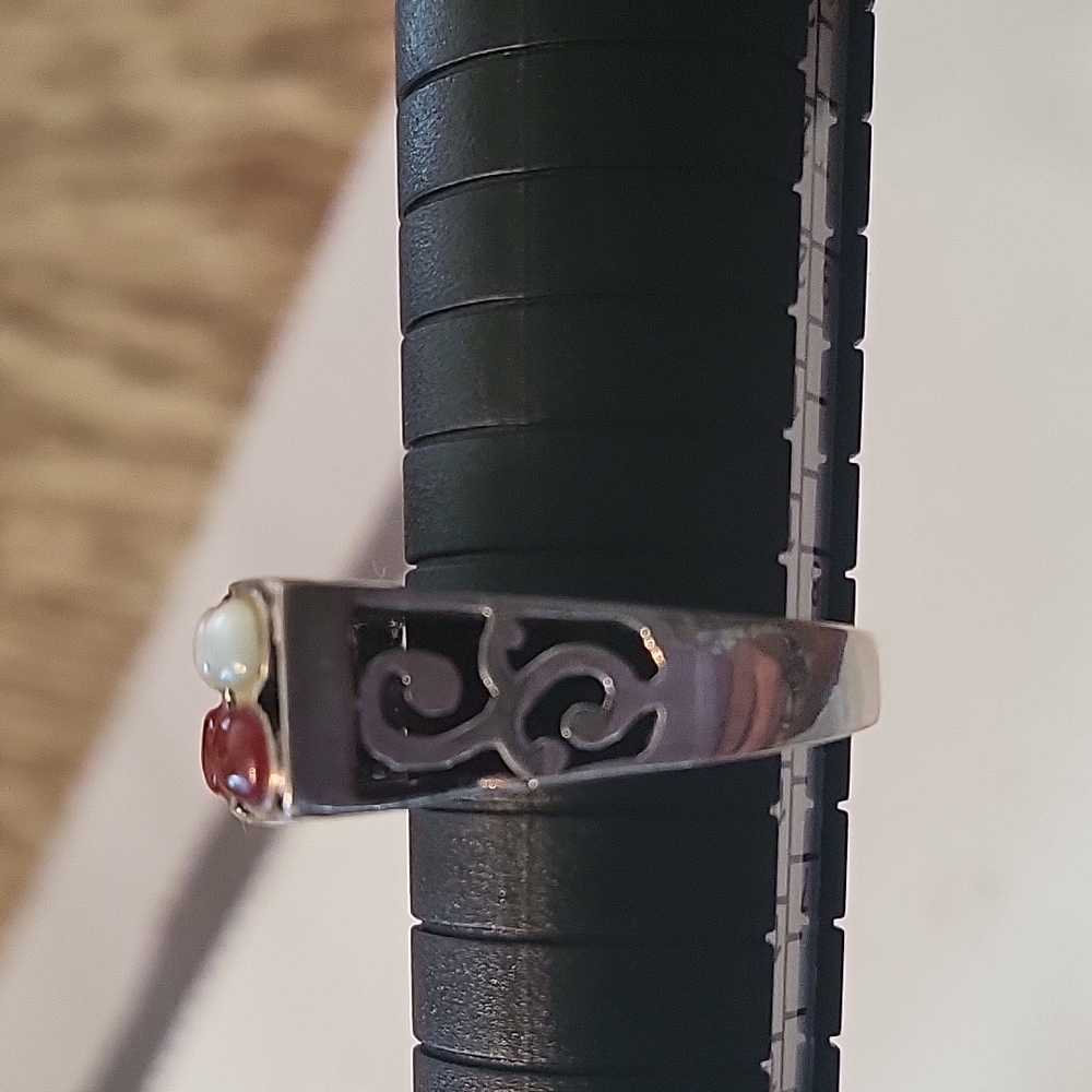 Silver ring , size 7 1/2 - Picture 5 of 6